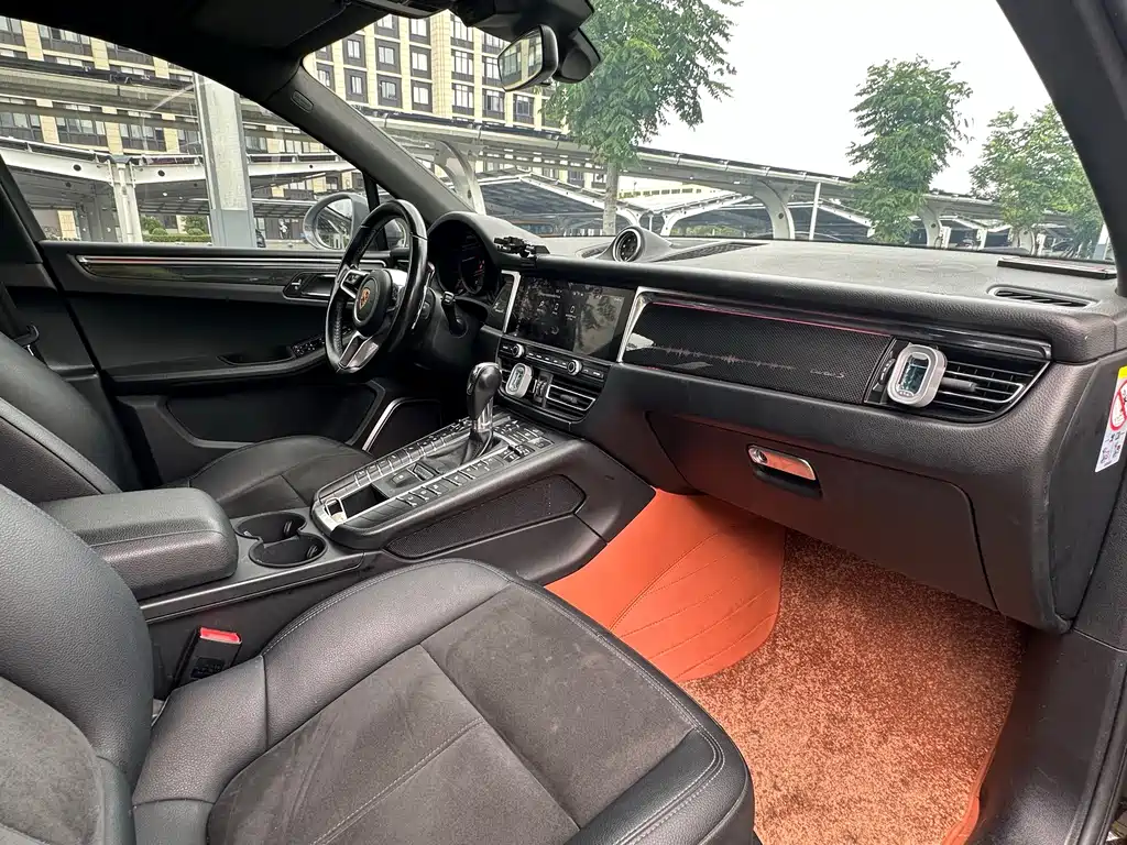 Porsche Macan — миниатюра 10