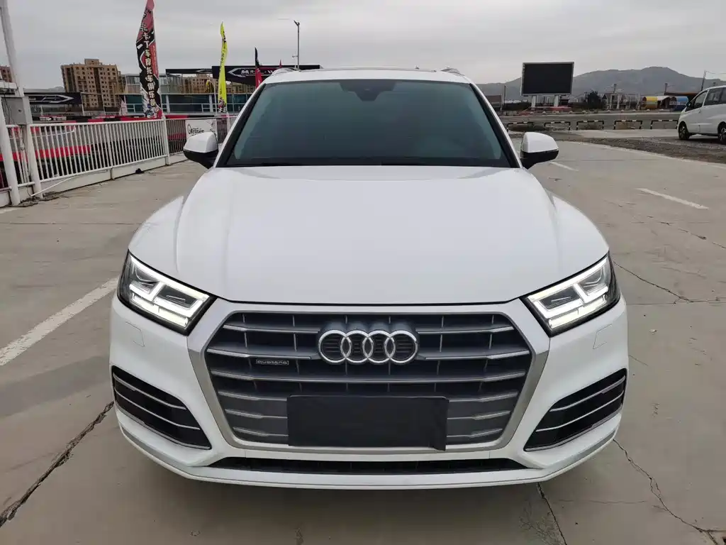 Audi Q5L — миниатюра 2