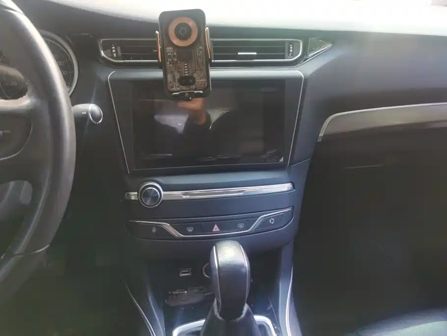 Peugeot 408 — миниатюра 13