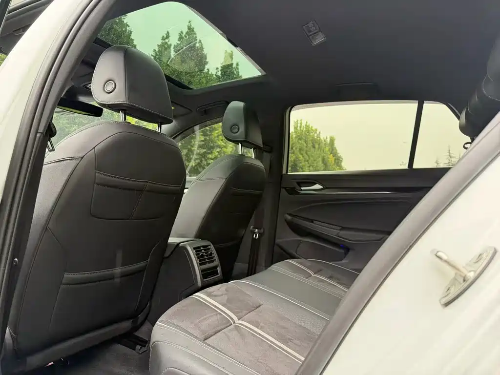 Volkswagen Golf — миниатюра 6