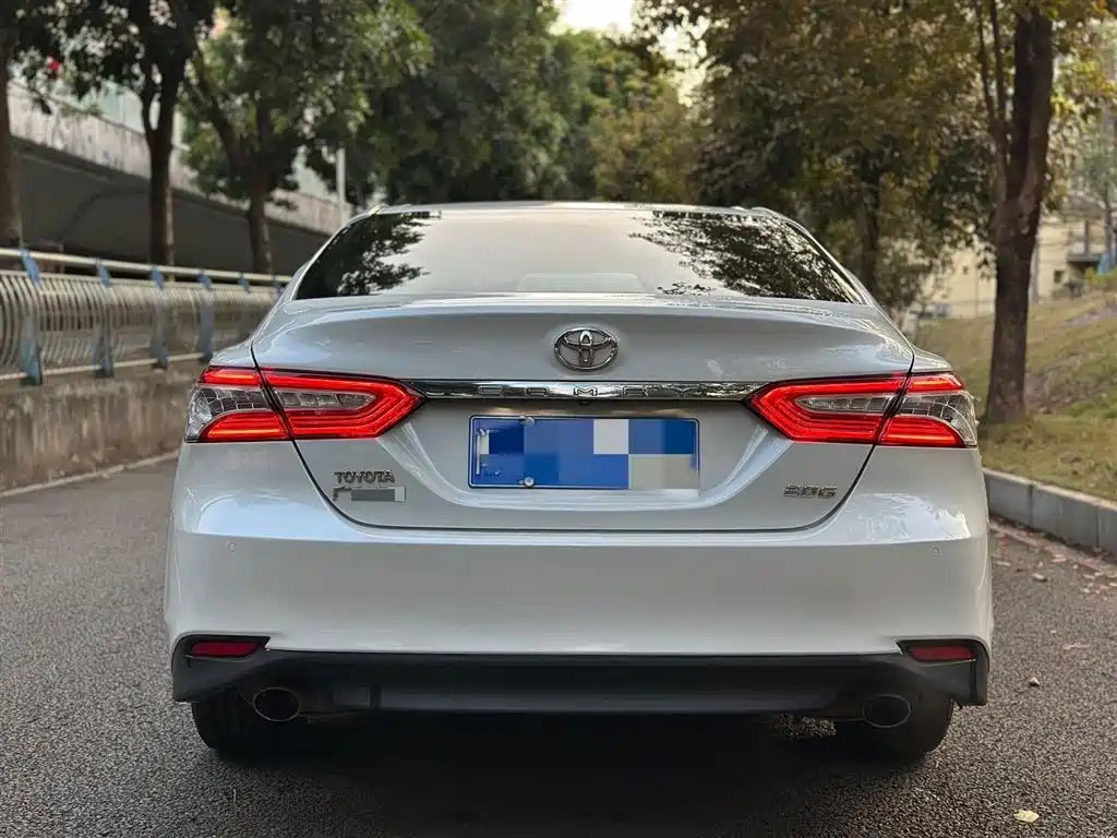 TOYOTA CAMRY