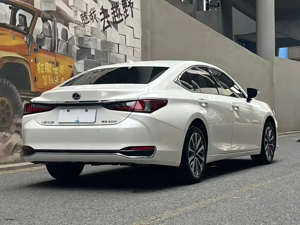Lexus ES — миниатюра 5