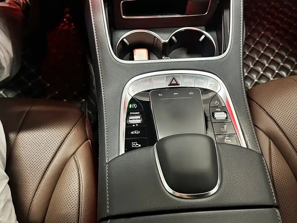 Mercedes-Benz S-Class — миниатюра 13