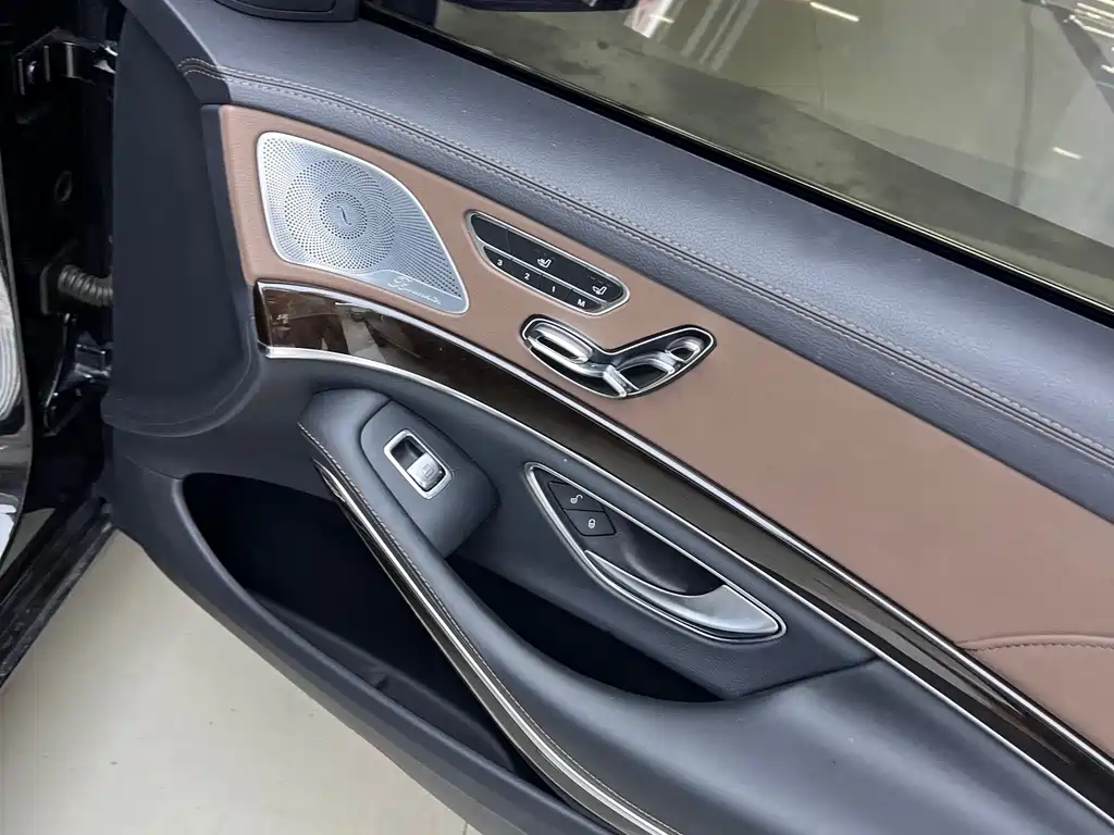 Mercedes-Benz S-Class — миниатюра 6