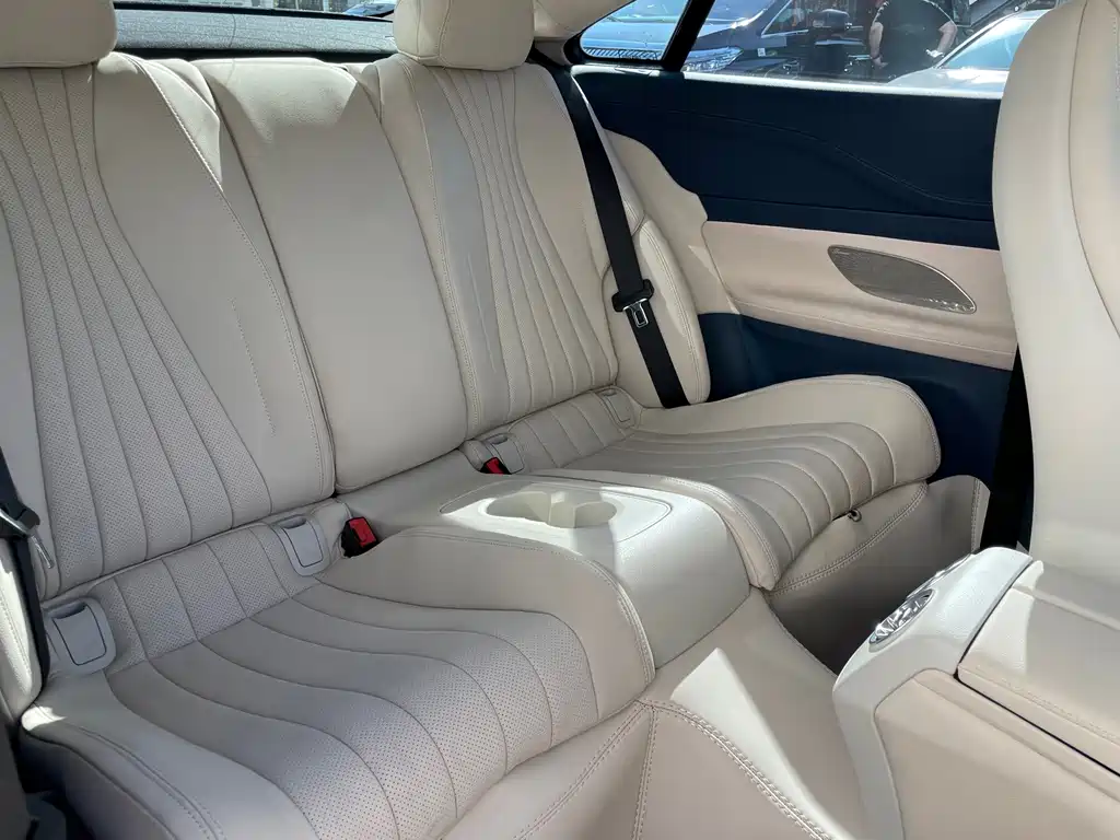 Mercedes-Benz E-Class (Import) — миниатюра 16