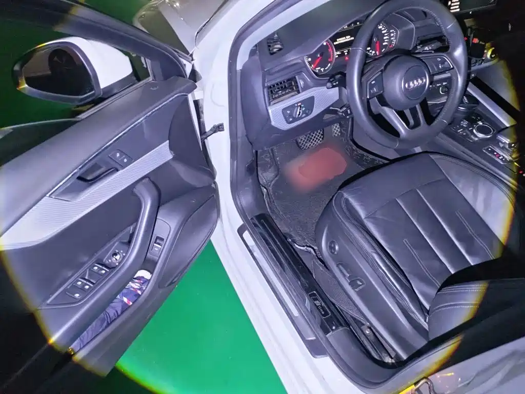 Audi A4L — миниатюра 12