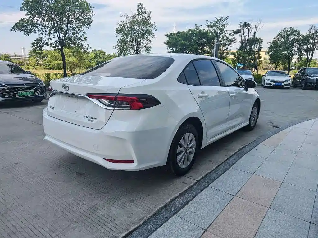 Toyota Corolla — миниатюра 8