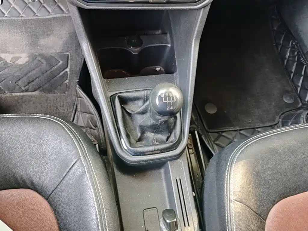 Volkswagen Jetta — миниатюра 14