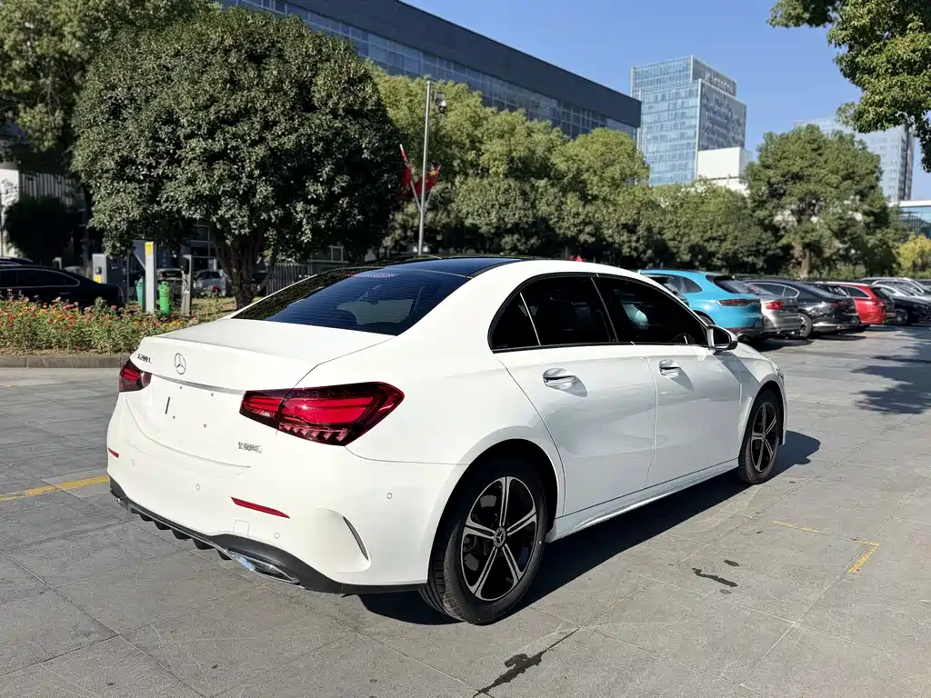 Mercedes-Benz A-Class — миниатюра 6