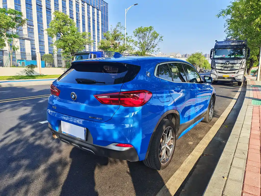 BMW X2