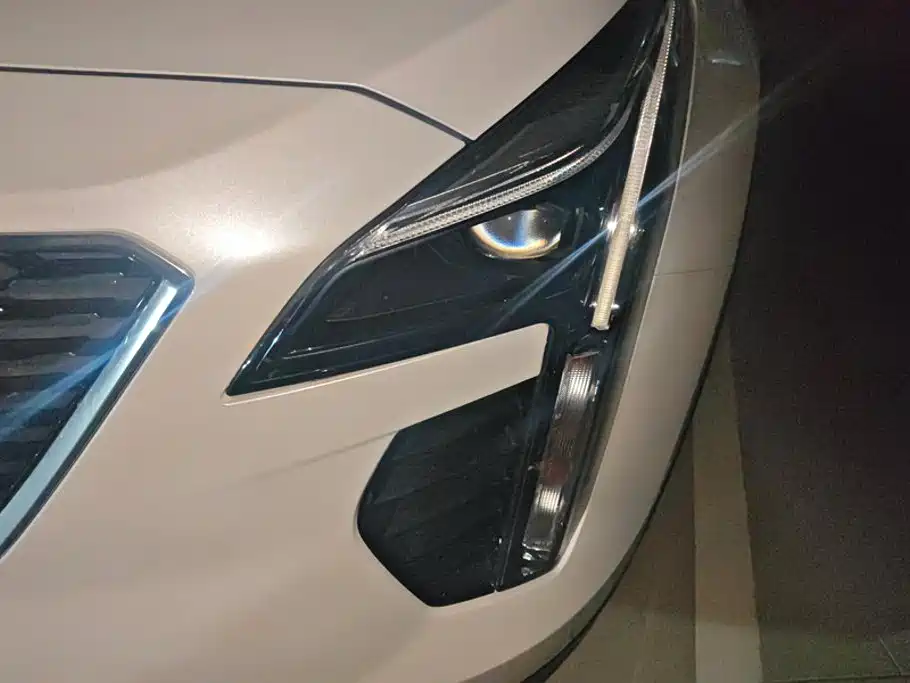 Cadillac XT4 — миниатюра 5