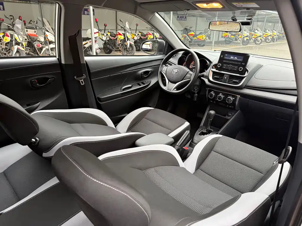 TOYOTA YARIS L ZHIXUAN