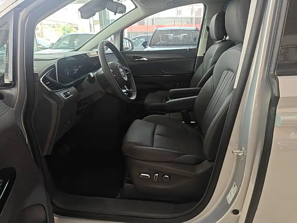 Buick GL8 Hybrid — миниатюра 15