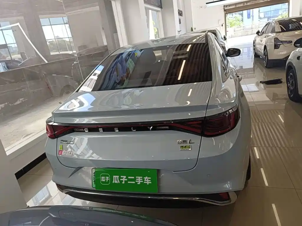 Geely L HiP — миниатюра 6