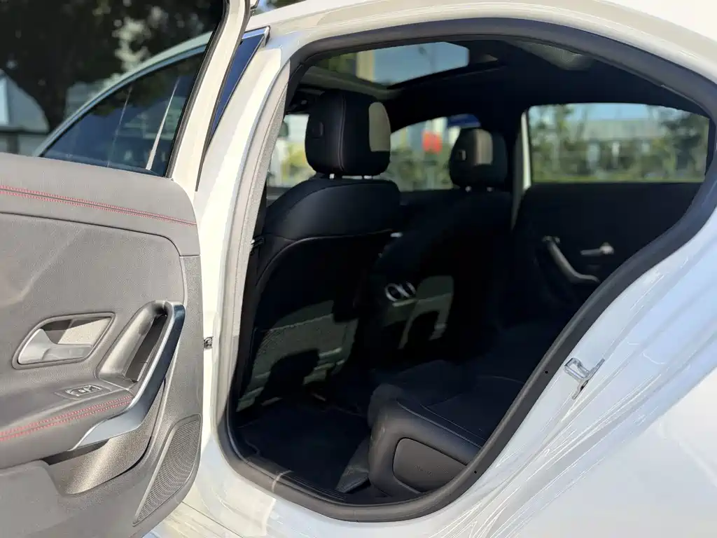 Mercedes-Benz A-Class — миниатюра 12