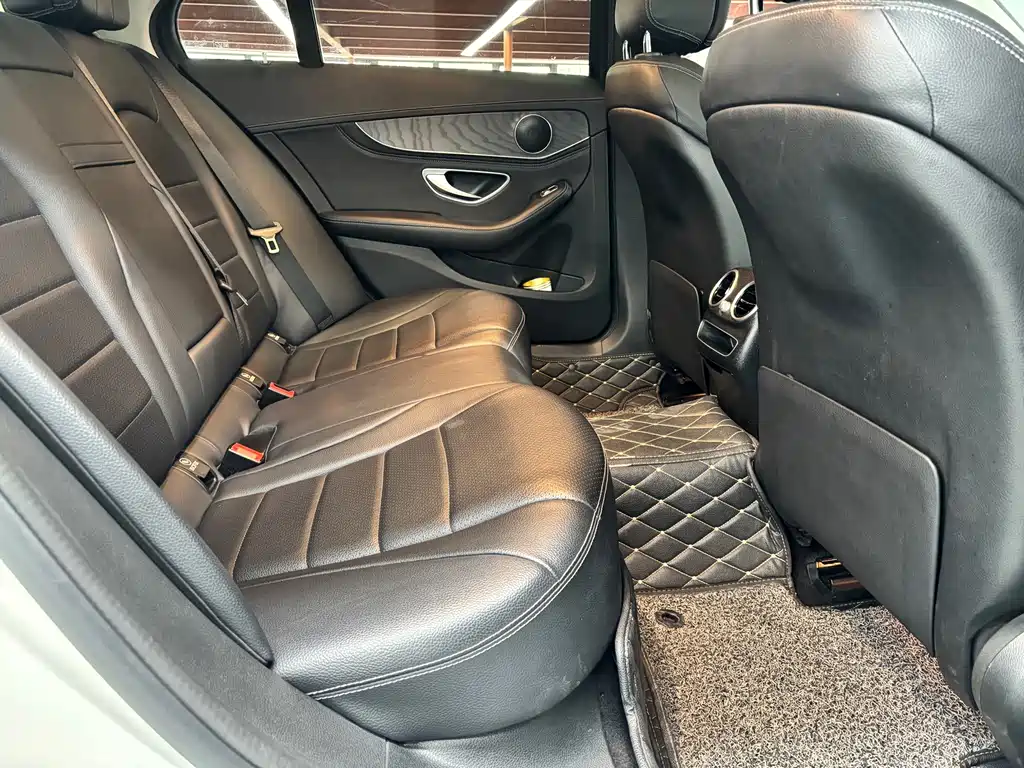 Mercedes-Benz C-Class — миниатюра 14