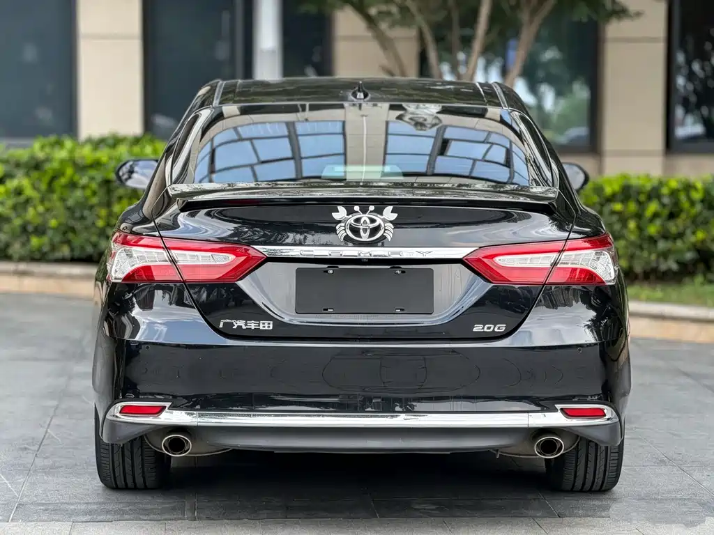 Toyota Camry — миниатюра 9