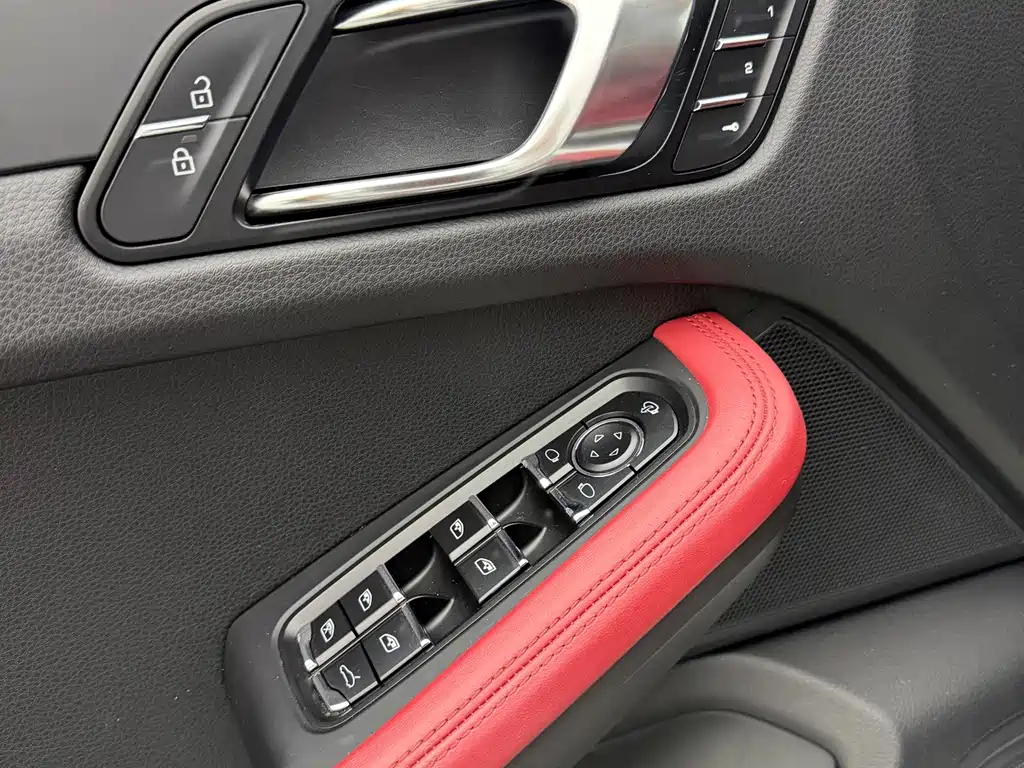 Porsche Macan — миниатюра 18