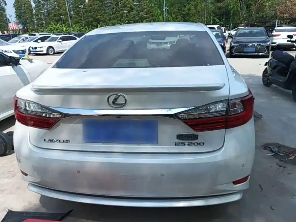 Lexus ES — миниатюра 6