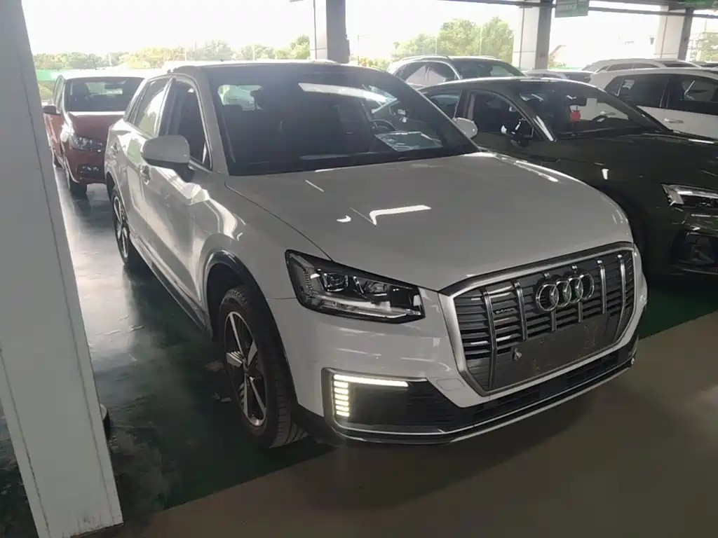 Audi Q2L e-tron — миниатюра 4
