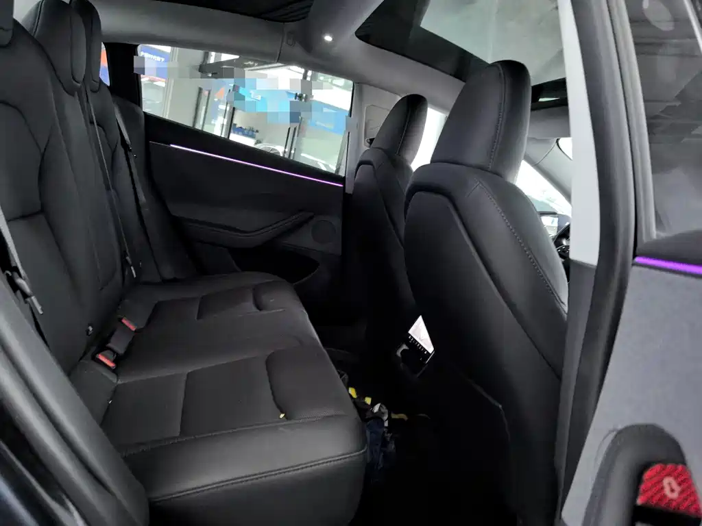 Tesla Model 3 — миниатюра 11
