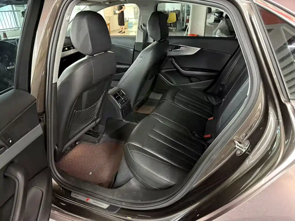 Audi A4L — миниатюра 8