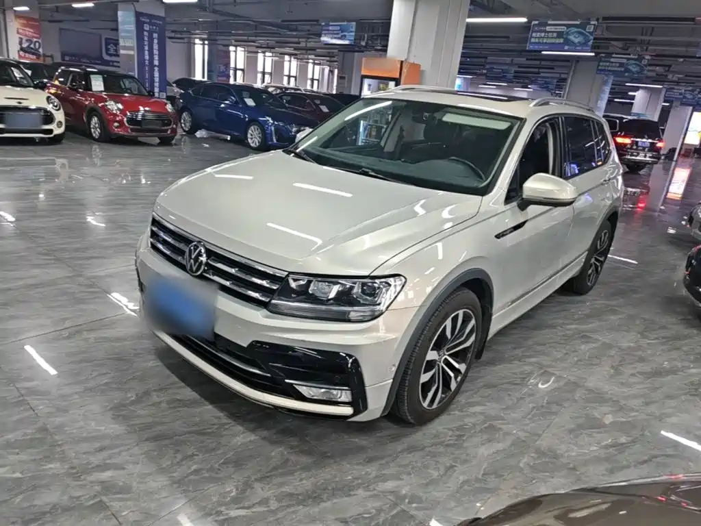 Volkswagen Tiguan L — миниатюра 2