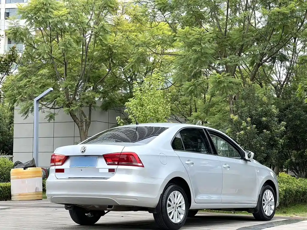 Volkswagen Santana — миниатюра 6