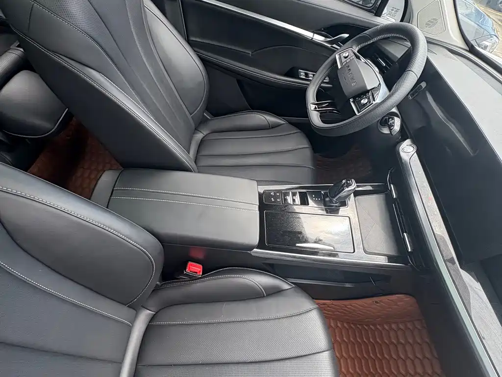 Roewe RX5 MAX — миниатюра 7
