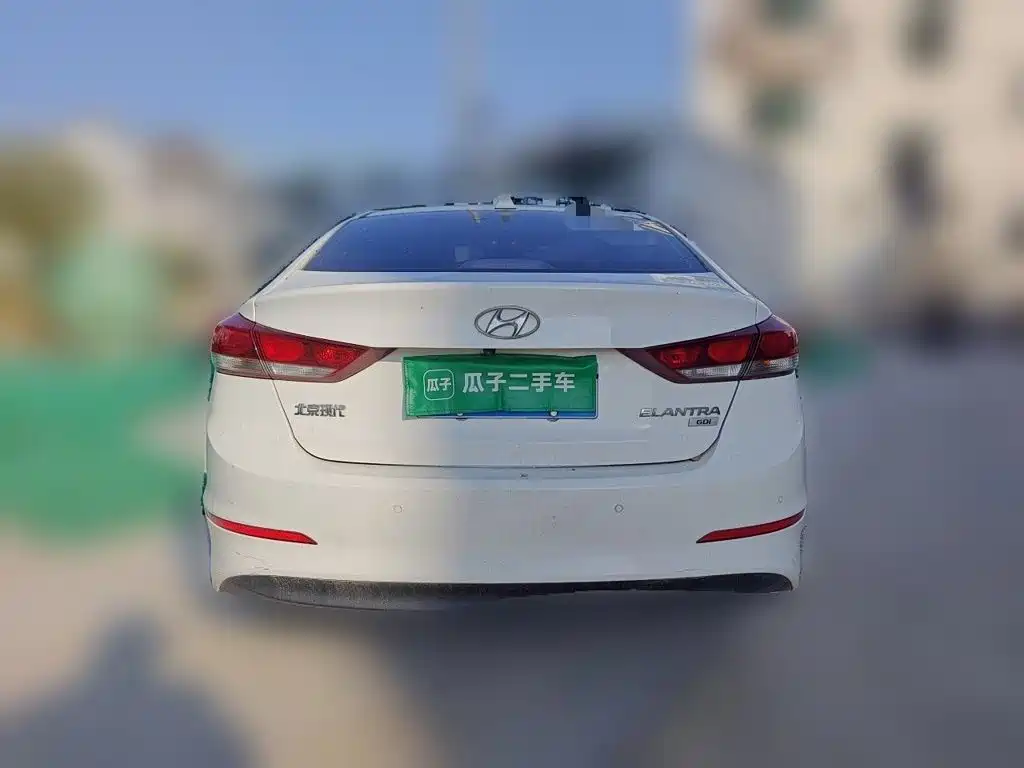 Hyundai Elantra — миниатюра 7
