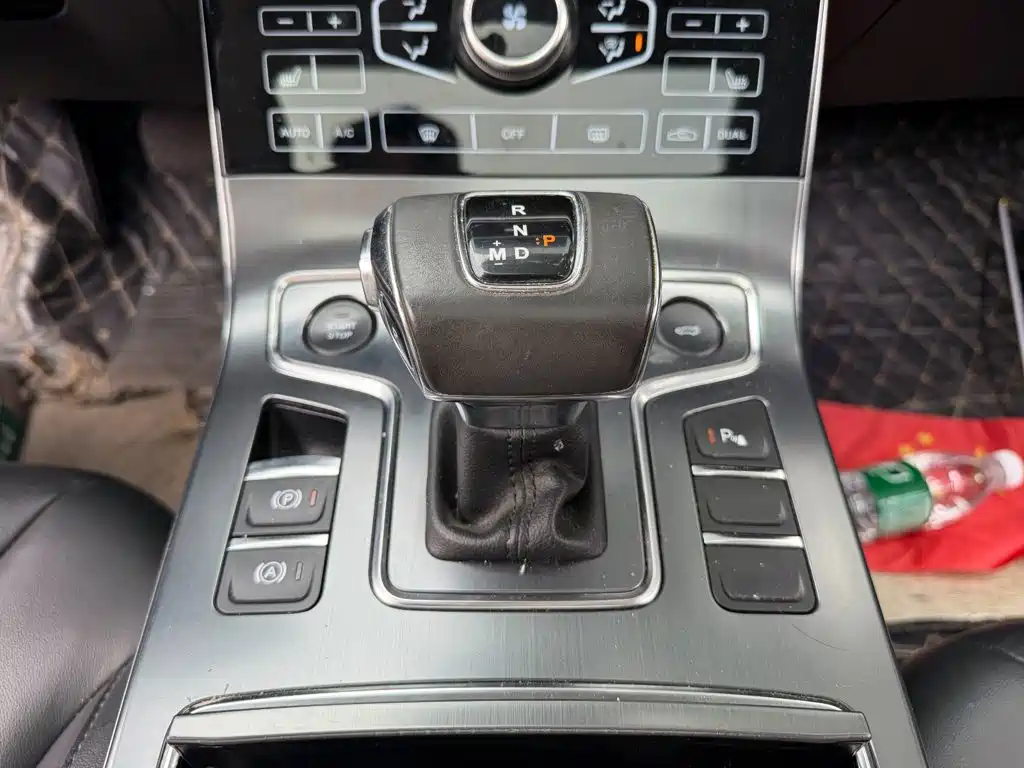 Hongqi Hongqi H5 — миниатюра 9