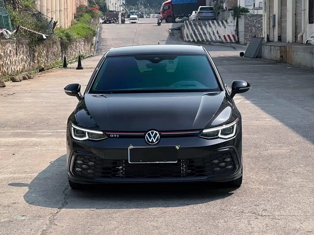 VOLKSWAGEN GOLF GTI