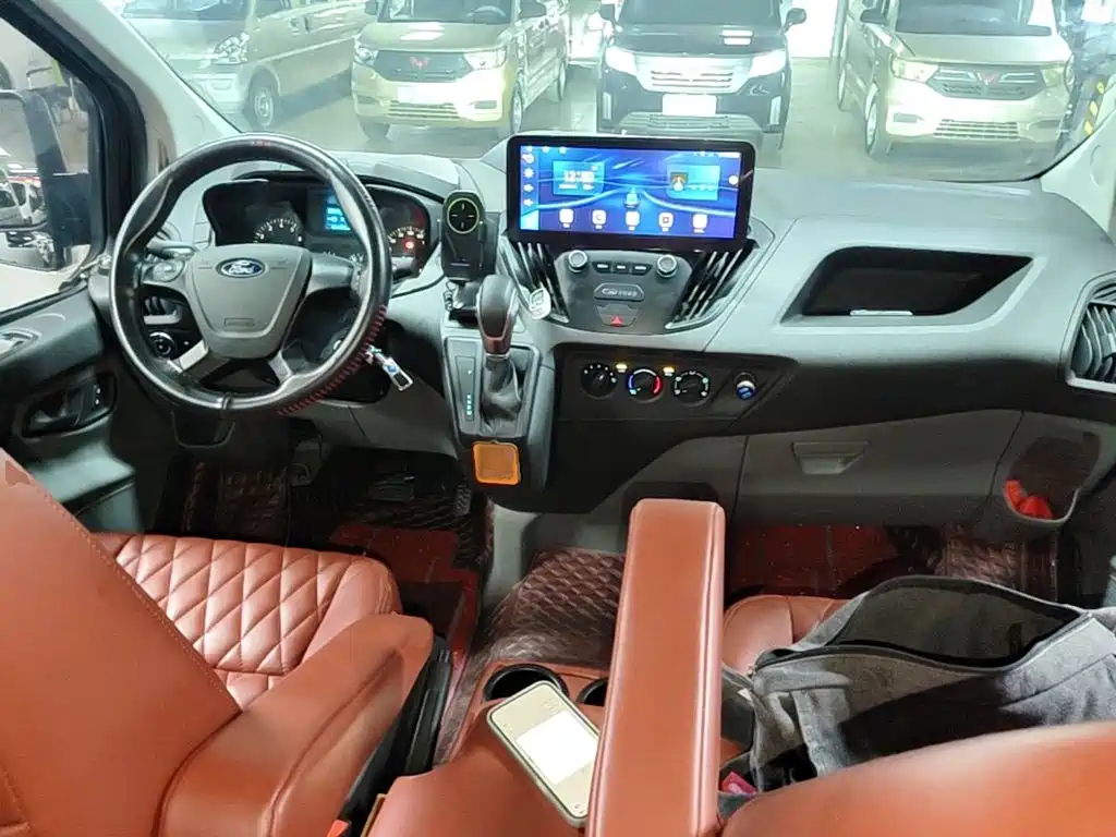 Ford Transit — миниатюра 10