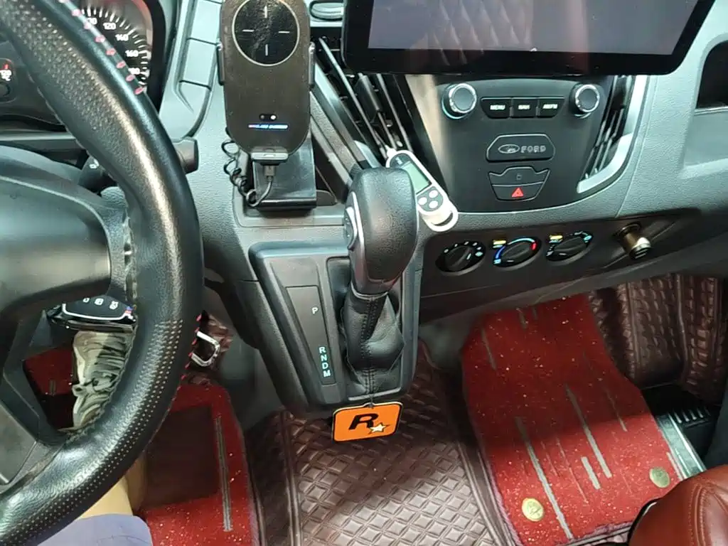 Ford Transit — миниатюра 14
