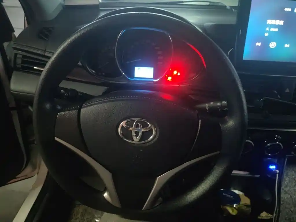 Toyota Yaris L — миниатюра 6