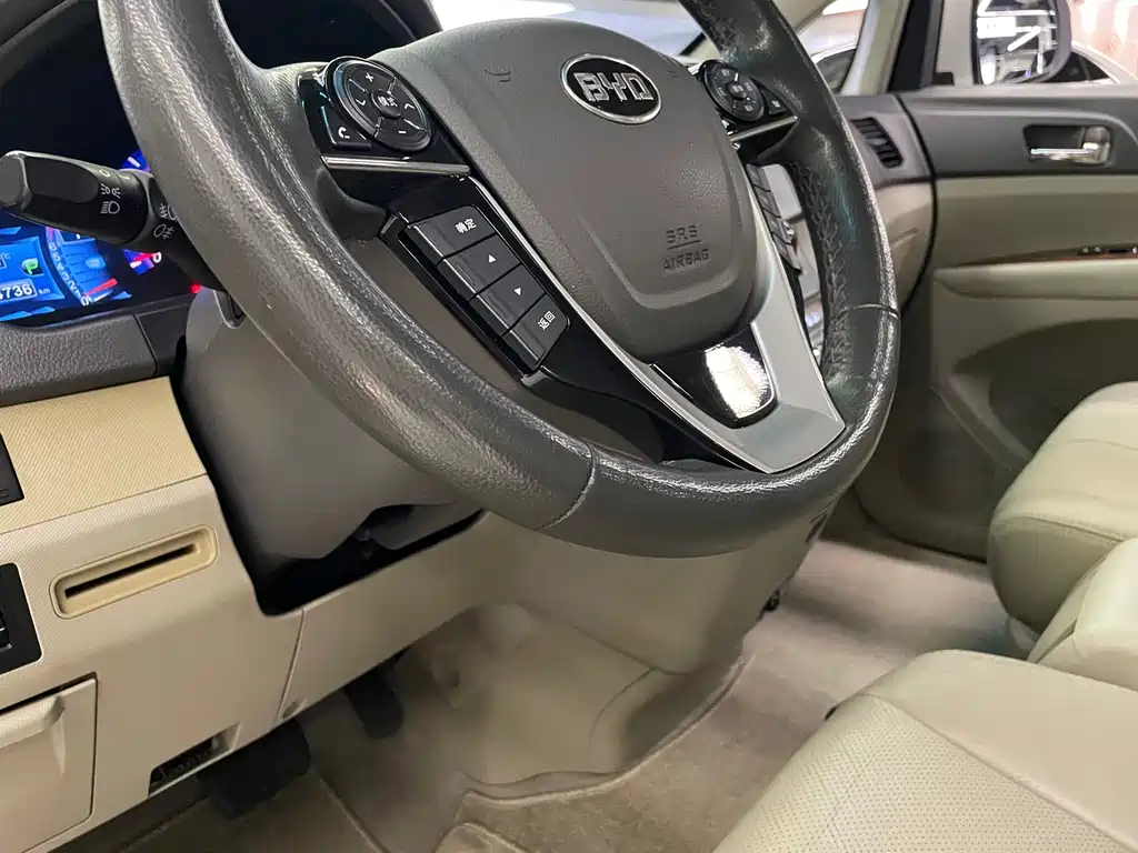 BYD M6 — миниатюра 17
