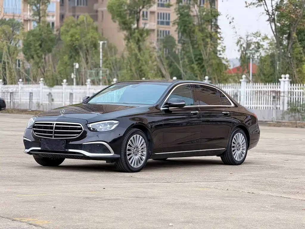 Mercedes-Benz E-Class — миниатюра 2
