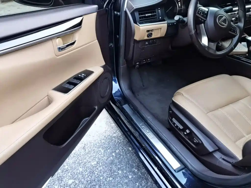 Lexus ES — миниатюра 16