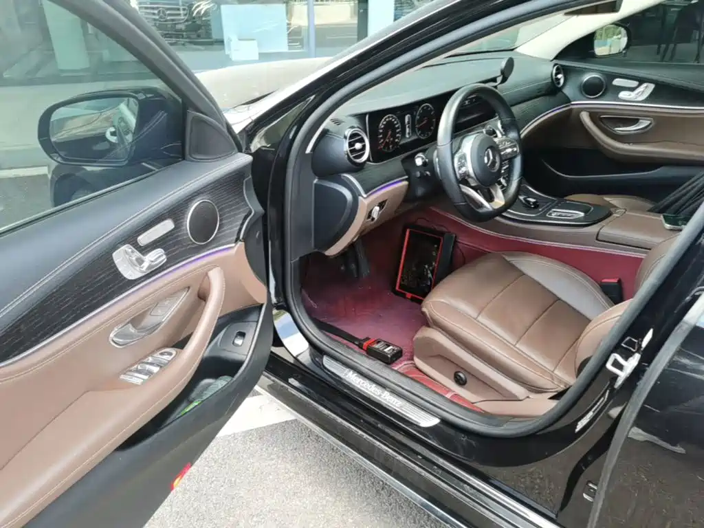 Mercedes-Benz E-Class — миниатюра 16