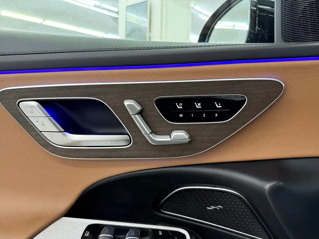 Mercedes-Benz E-Class — миниатюра 4