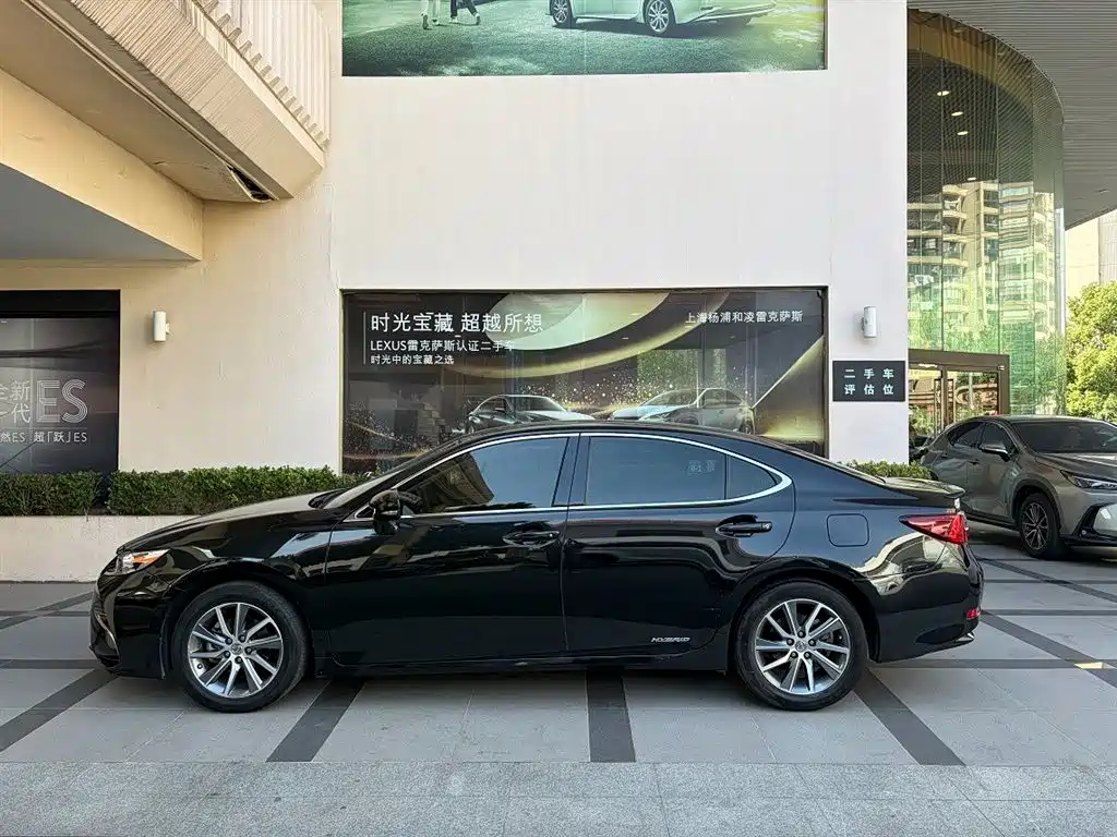 Lexus ES — миниатюра 2