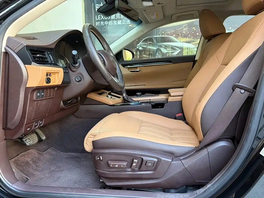 Lexus ES — миниатюра 10