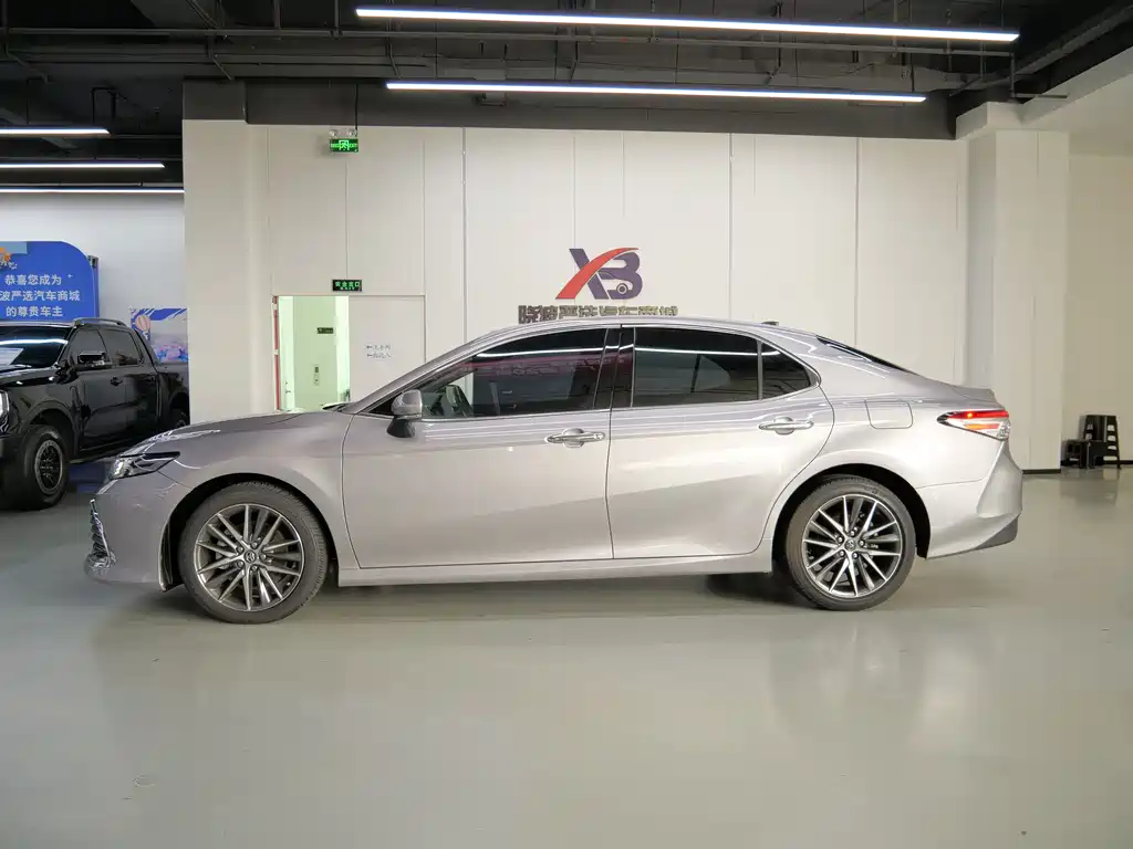 Toyota Camry 2021 2.5G Luxury