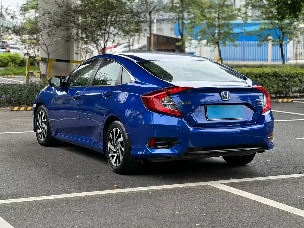 Honda Civic — миниатюра 6