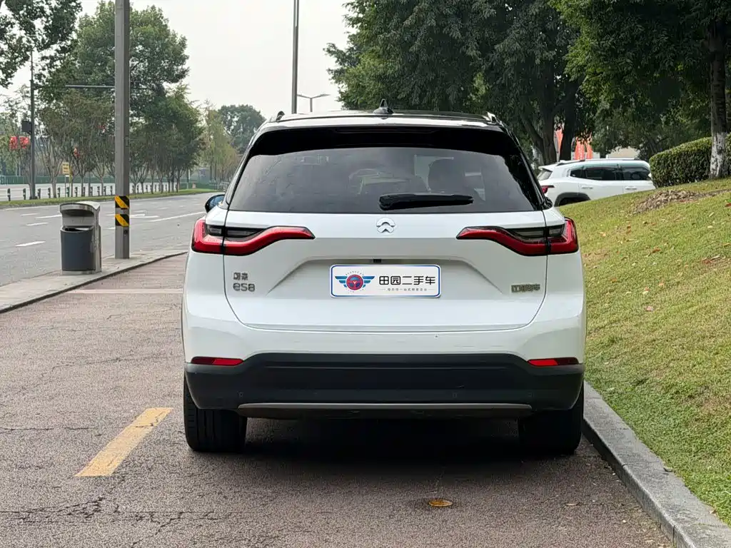 NIO ES8 — миниатюра 5
