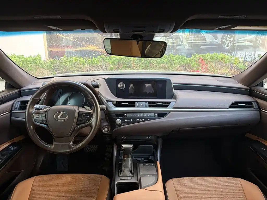 Lexus ES — миниатюра 13