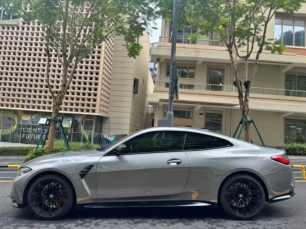 BMW M4 — миниатюра 3