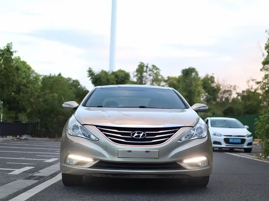 Hyundai Sonata — миниатюра 3