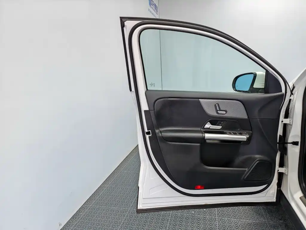 Mercedes-Benz GLA — миниатюра 13