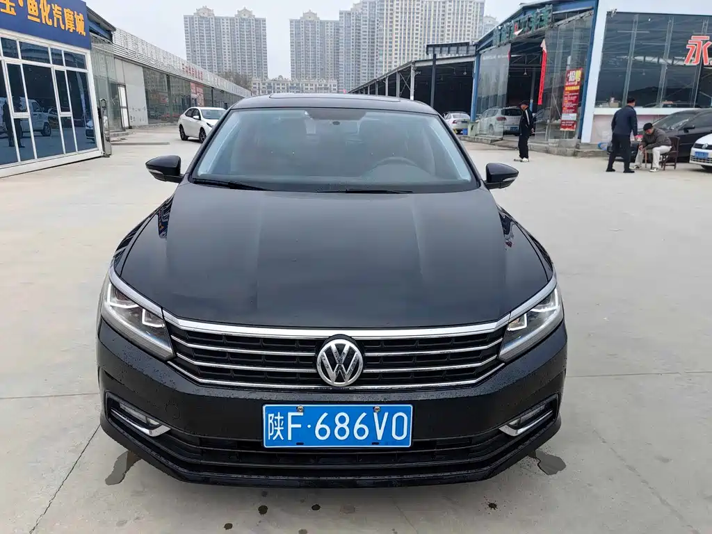 VOLKSWAGEN PASSAT